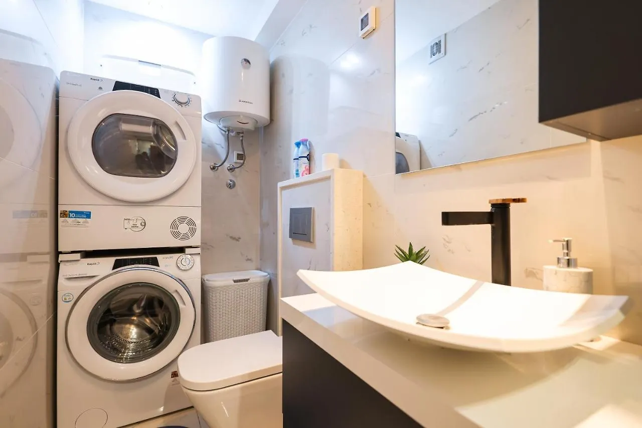 Two Bedroom Apartment Dunatov With Private Parking Zara