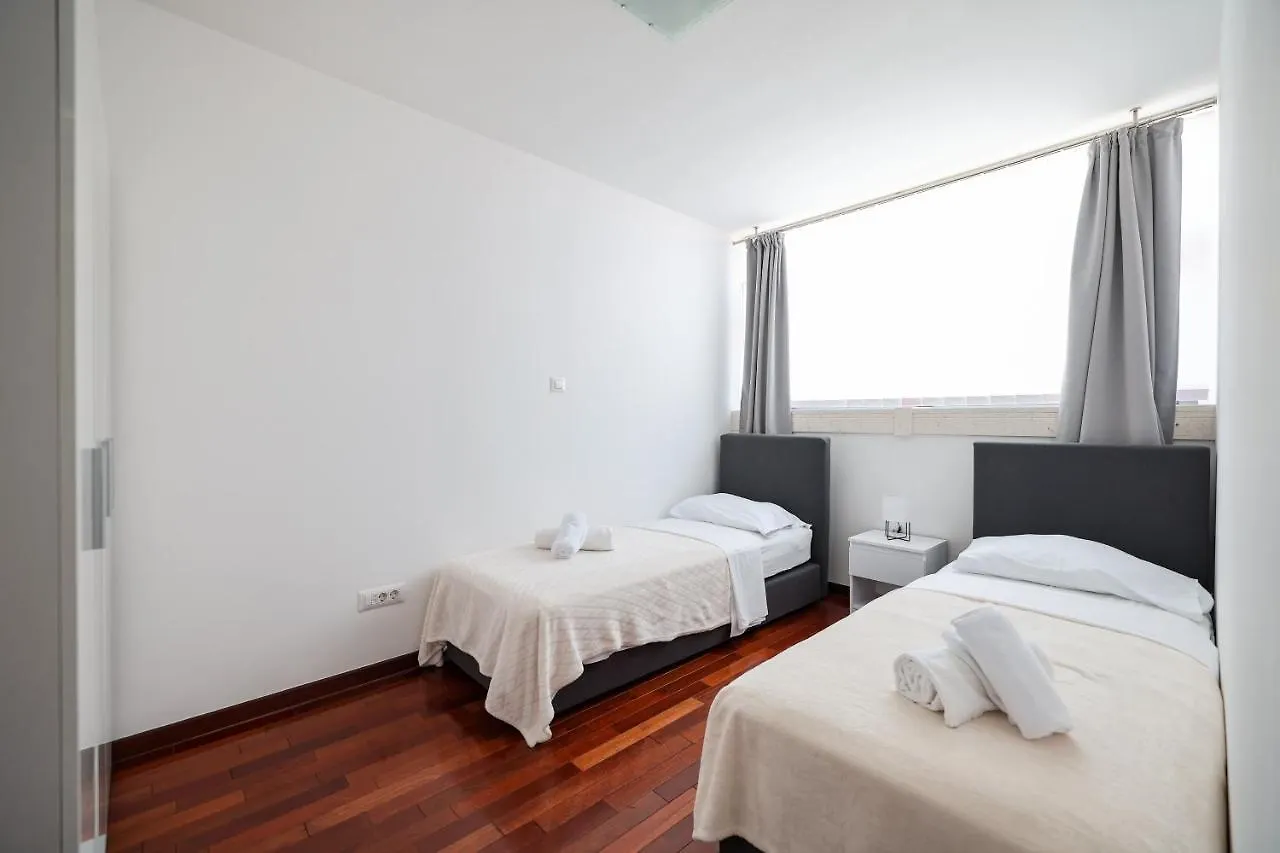 Two Bedroom Apartment Dunatov With Private Parking Zadar