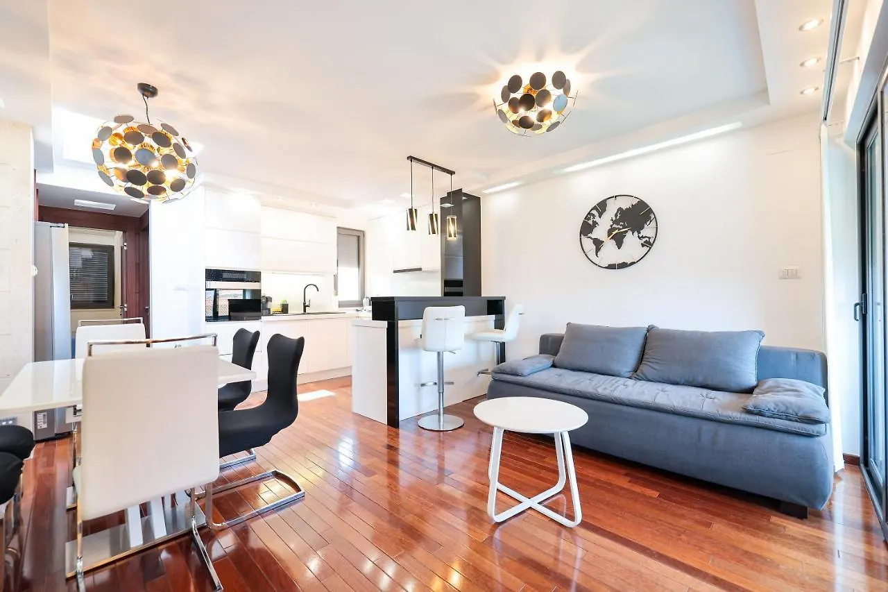Two Bedroom Apartment Dunatov With Private Parking Zadar